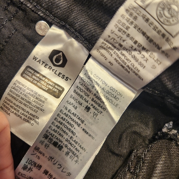 NEW Levi's Wedgie Straight Jeans - Picture 10 of 10